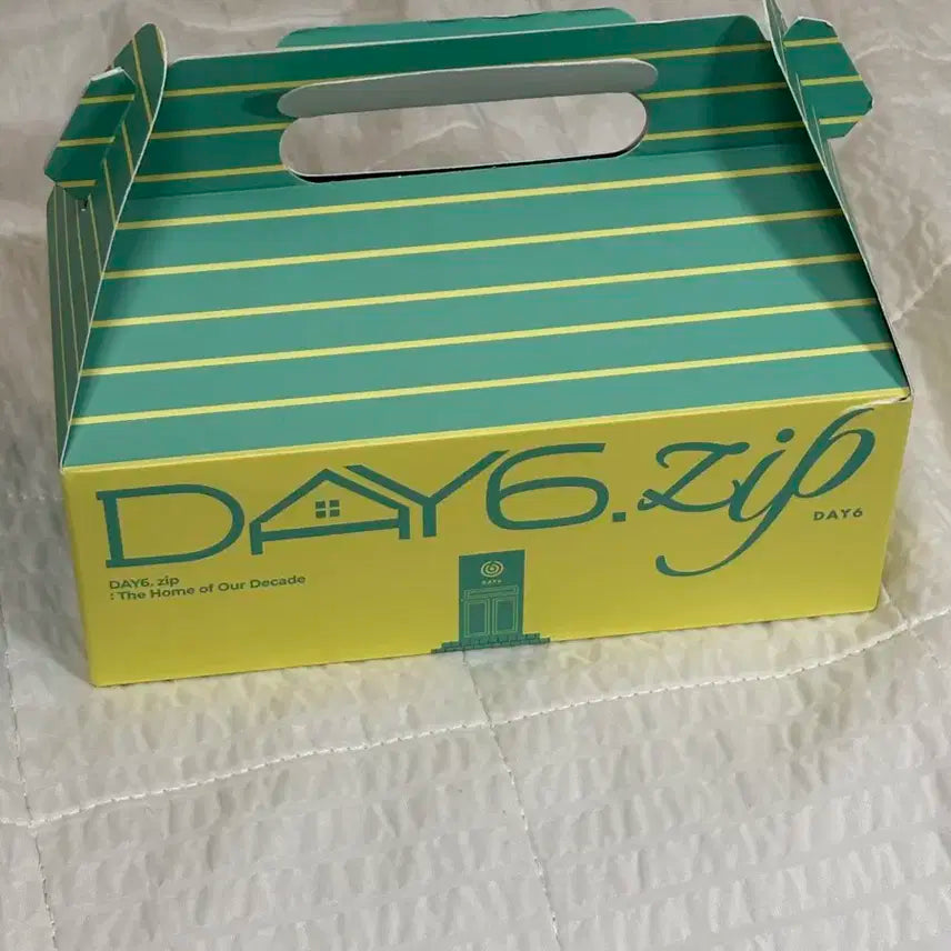 데이식스 팝업 기프트 가챠 컨페티 포함