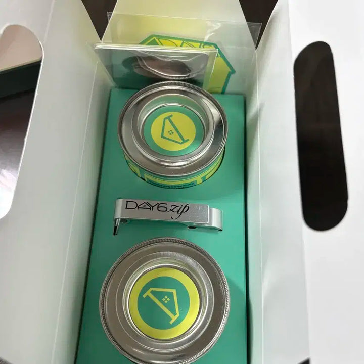 데이식스 팝업 기프트 가챠 컨페티 포함