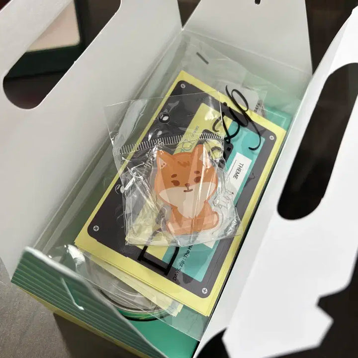 데이식스 팝업 기프트 가챠 컨페티 포함