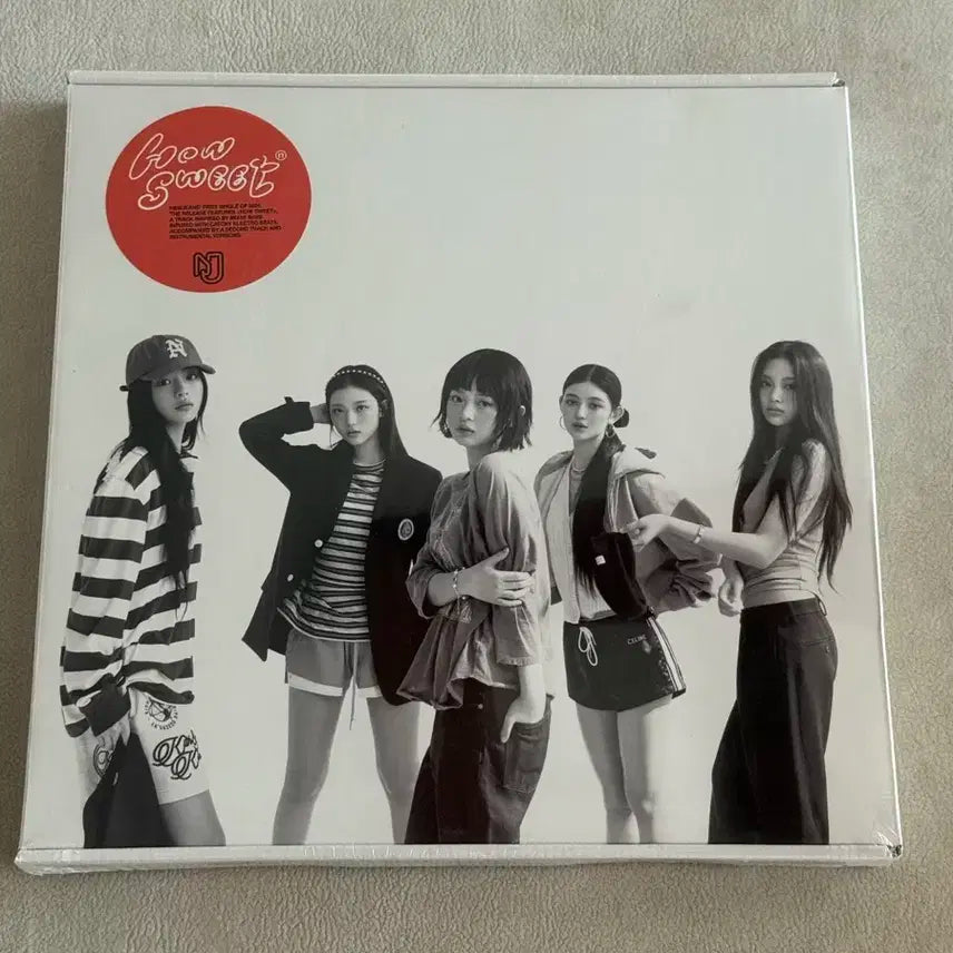 뉴진스 - 'How Sweet' Standard ver. 앨범