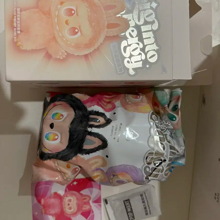 [정품]어제 사온 라부부 하이라이트 판매합니다(색상만 확인 새상품)