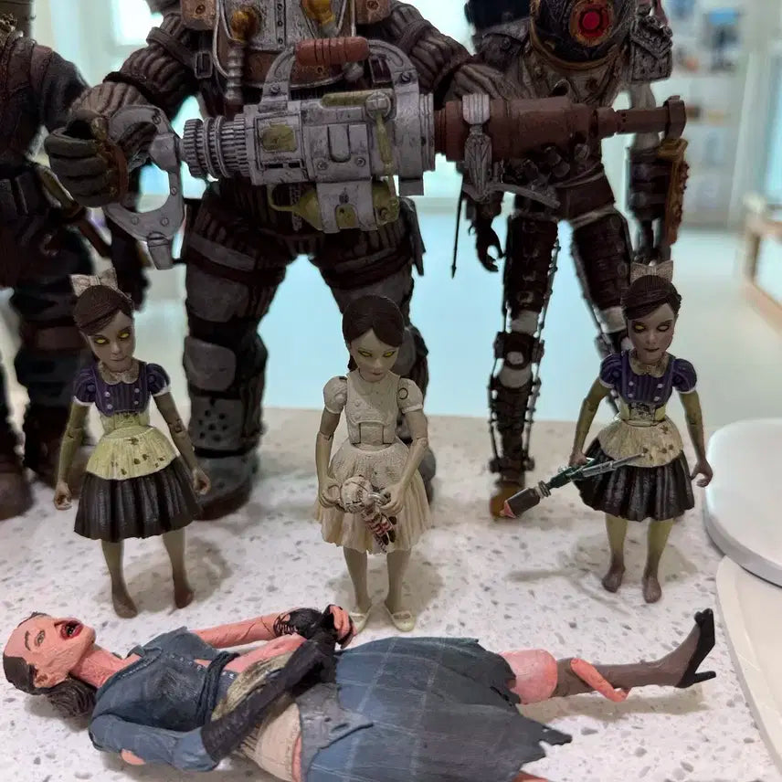 NECA 바이오쇼크 피규어 모음