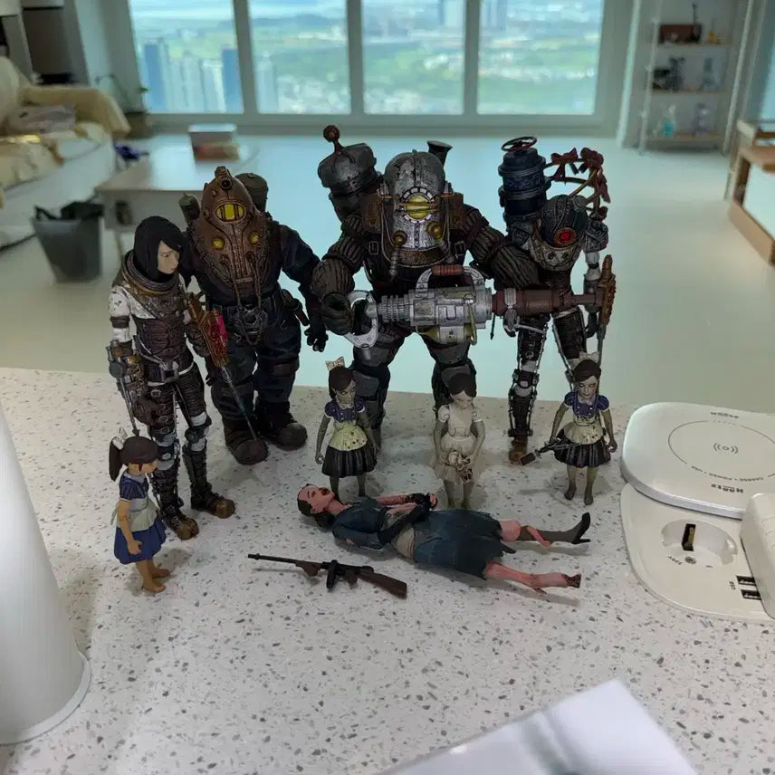 NECA 바이오쇼크 피규어 모음
