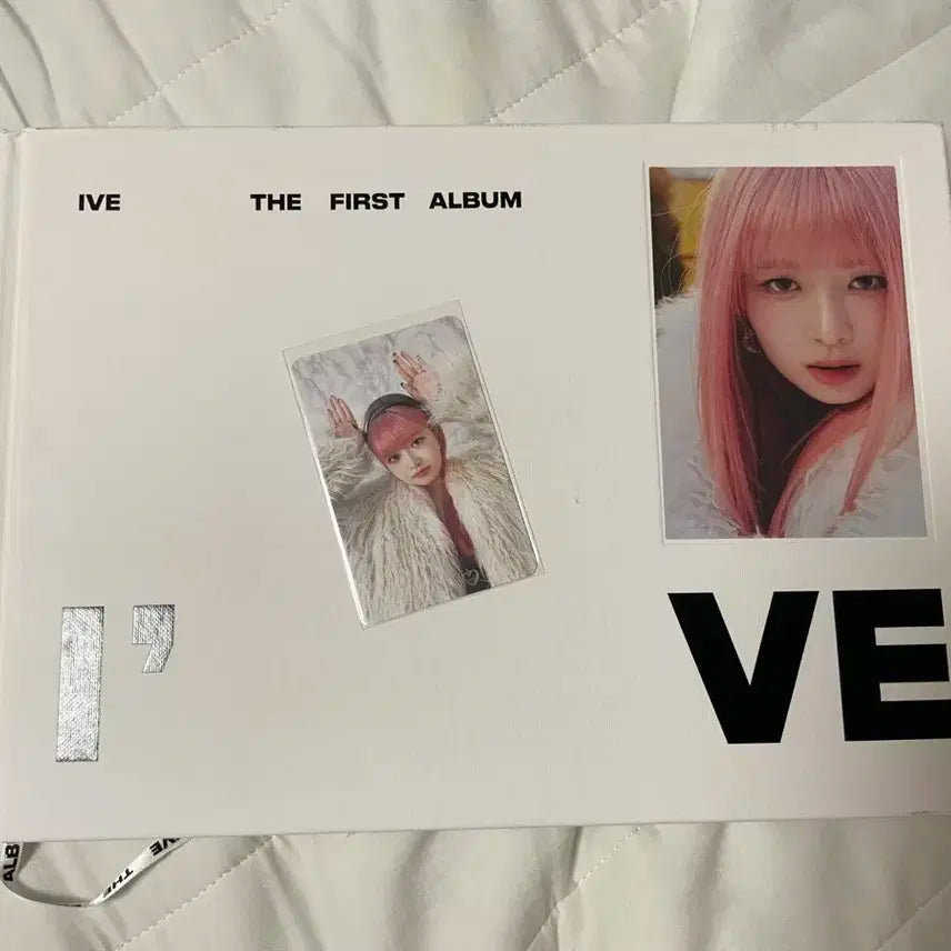 IVE 아이브 The First Album 앨범 + 포토카드