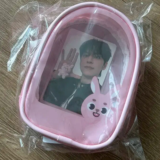 (새상품) 데이식스 클리어 플러시 파우치 원필