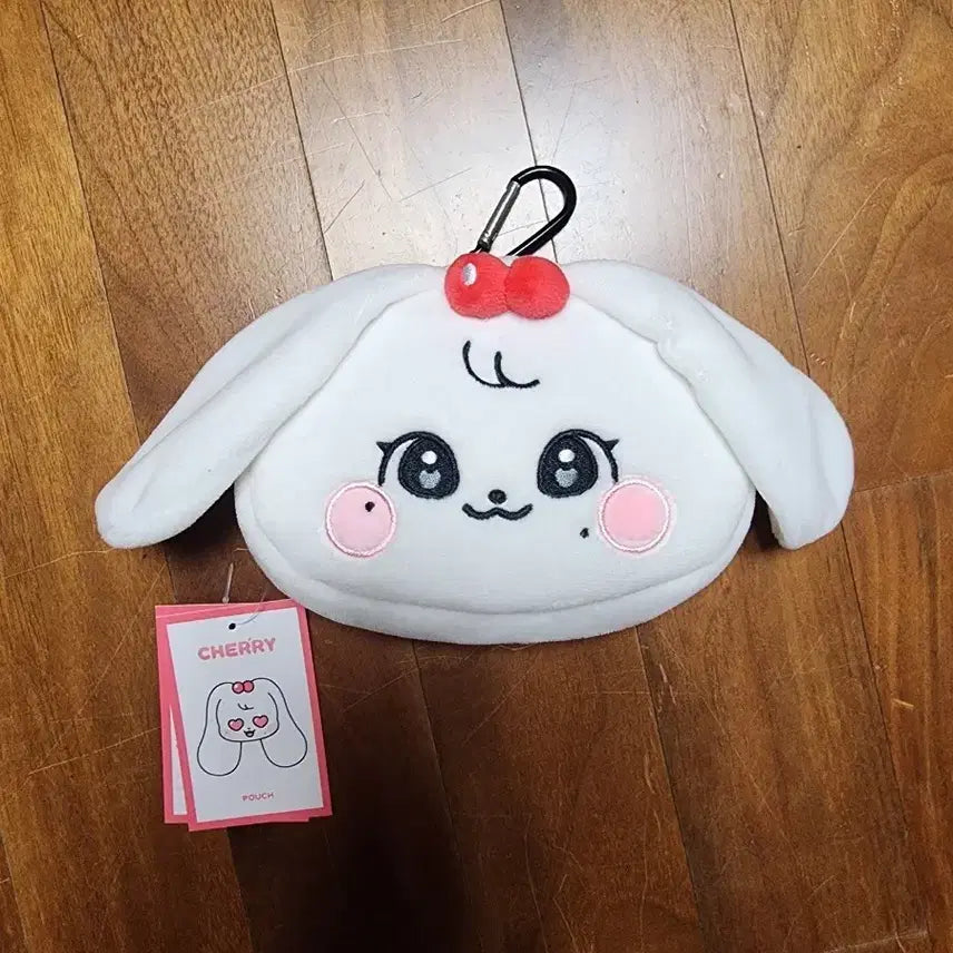 아이브 미니브 팝업 체리 파우치 장원영