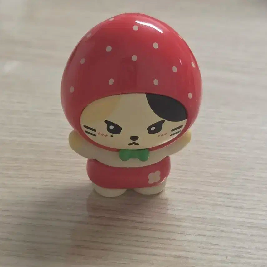 제로베이스원 리니니 딸기 피규어