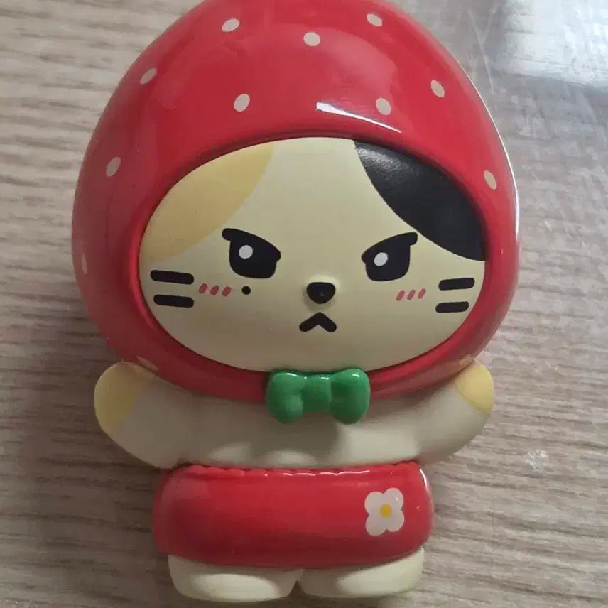 제로베이스원 리니니 딸기 피규어