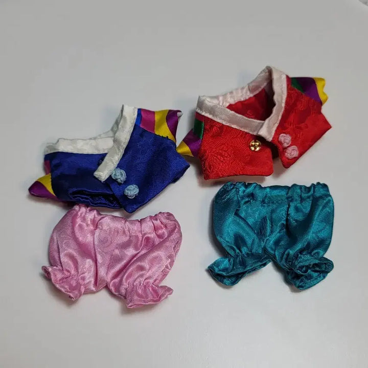 10cm 인형 한복 2종 모두 (원가 이하)