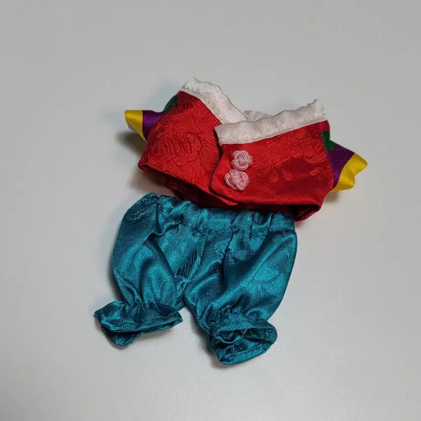 10cm 인형 한복 2종 모두 (원가 이하)