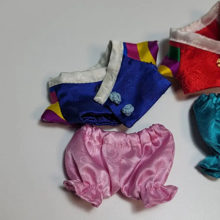 10cm 인형 한복 2종 모두 (원가 이하)