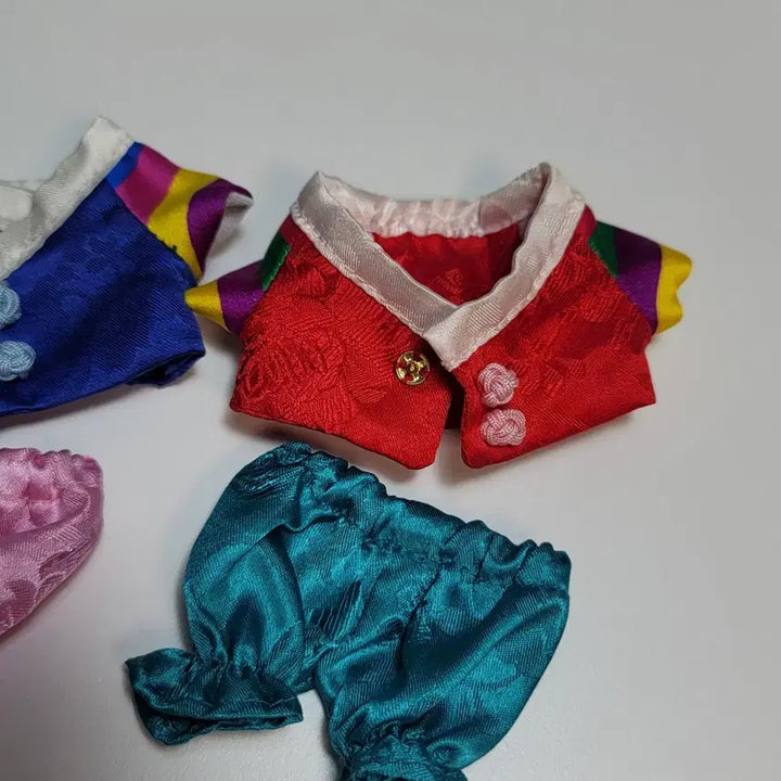 10cm 인형 한복 2종 모두 (원가 이하)