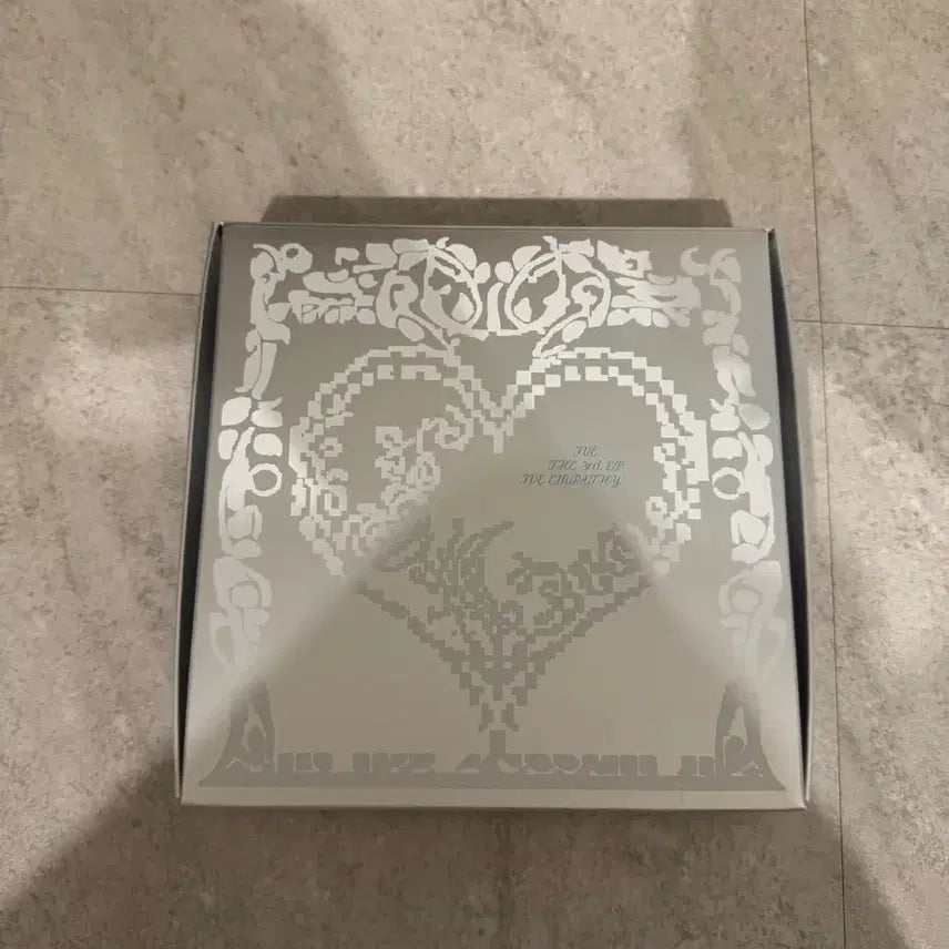 아이브 Empathy앨범(개봉) 전세트 판매합니다.