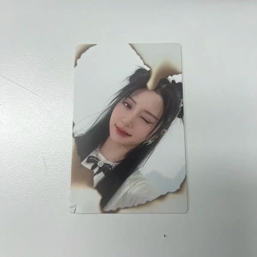 르세라핌 언포기븐 허윤진 앨범 포카