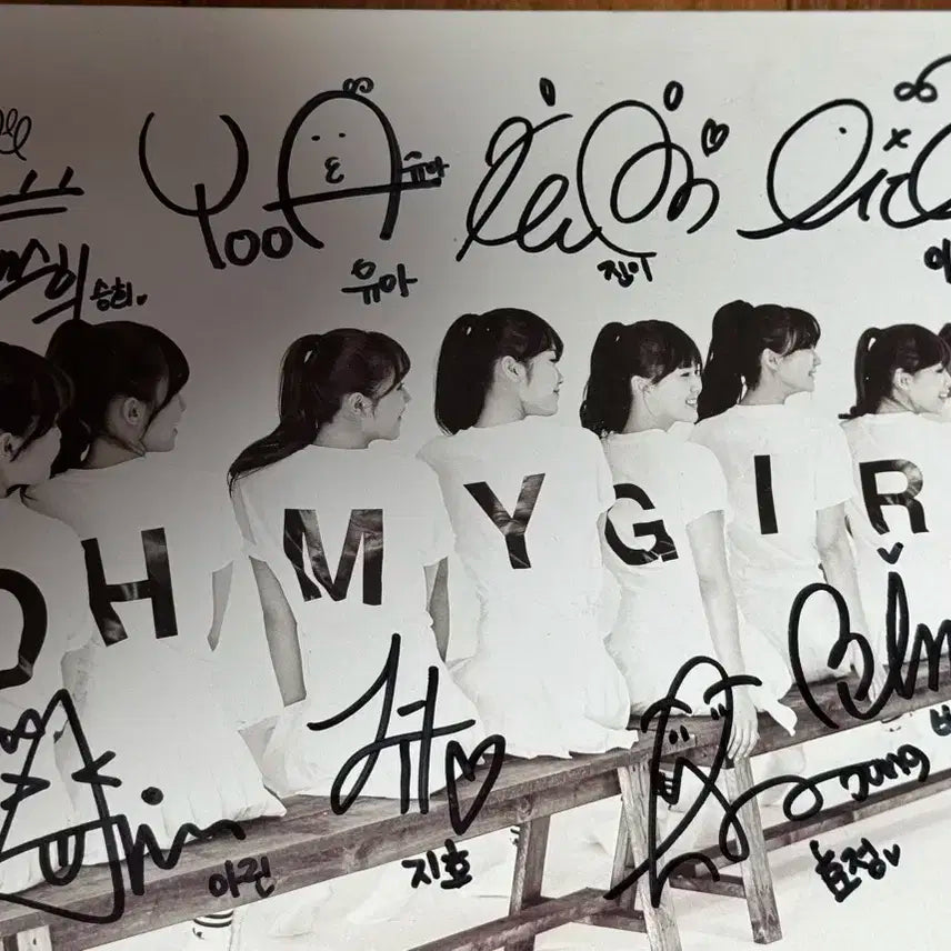 激レア OH MY GIRLサイン入CD 激レア OH MY GIRLサイン入CD Oh My Girl Signed Album for sale |