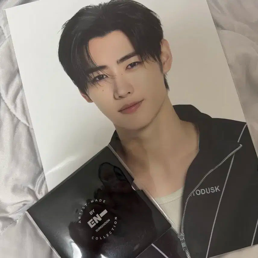 엔하이픈 팝업 성훈 포카, 포스터