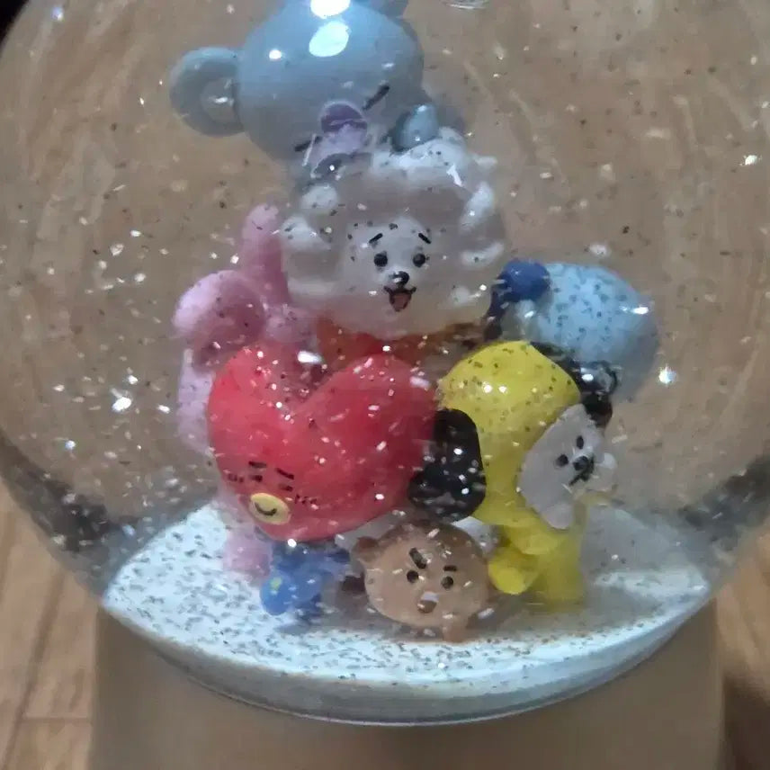 방탄소년단 BT21 스노우볼 피규어