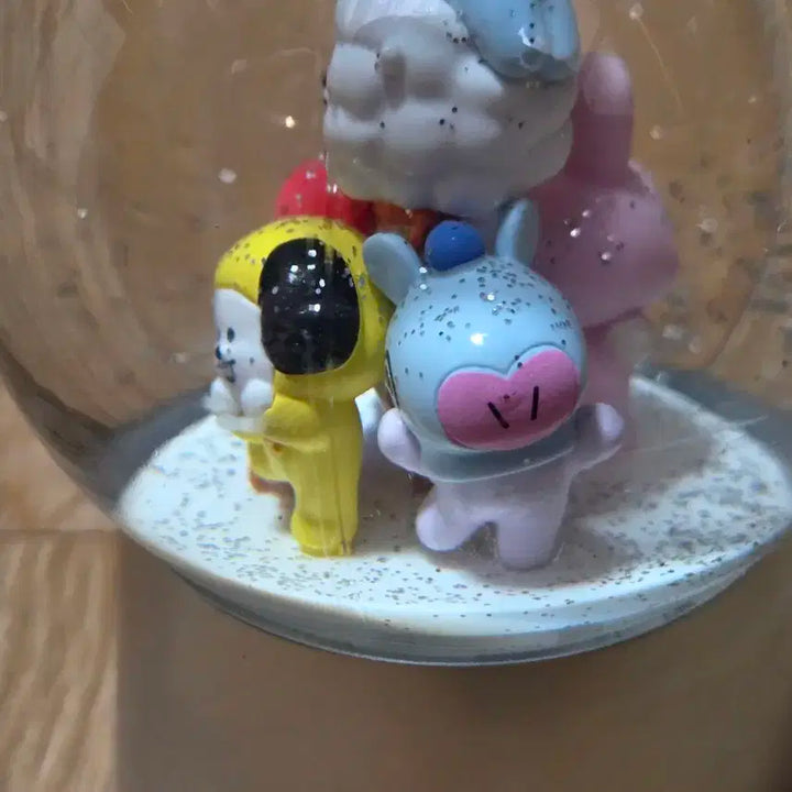 방탄소년단 BT21 스노우볼 피규어