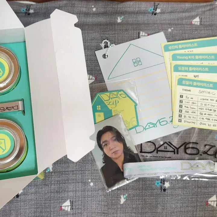 데이식스 Day6 zip 팝업 기프트 (슈링크키링포함)