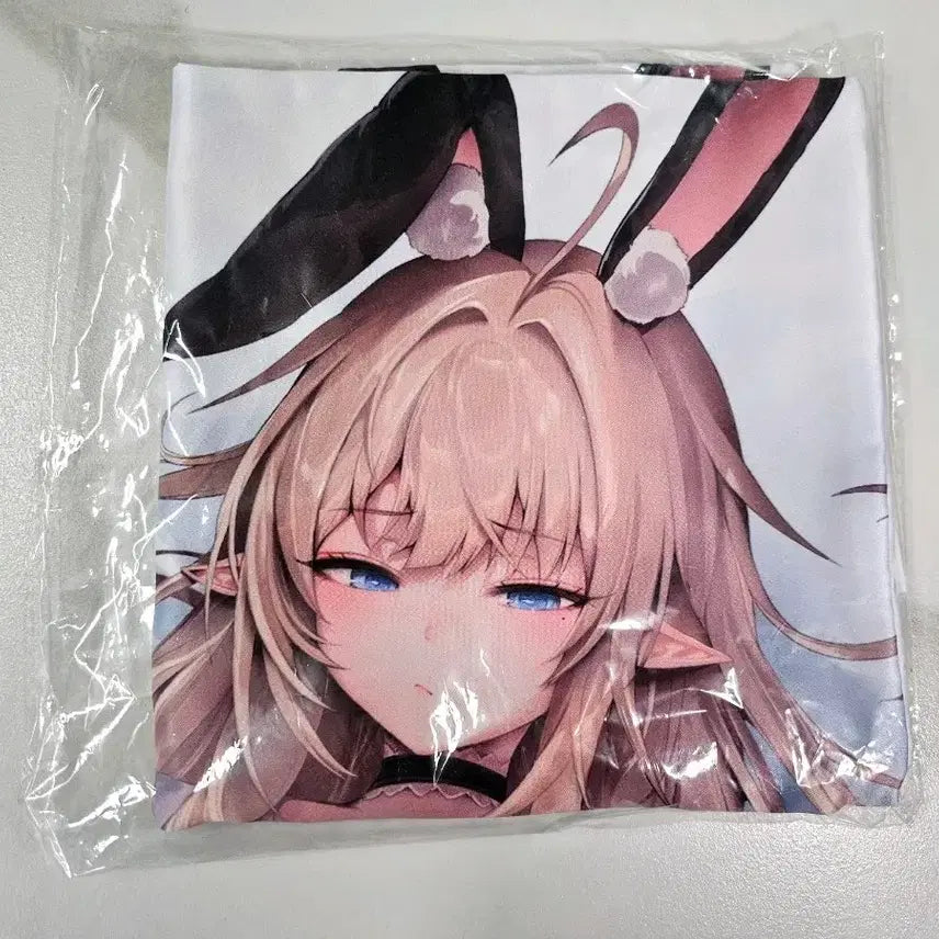 이세계 엘프 소녀 라비 다키마쿠라 배게 by zerocat