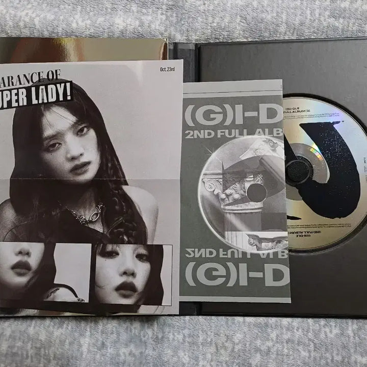 (여자)아이들 Super Lady 앨범