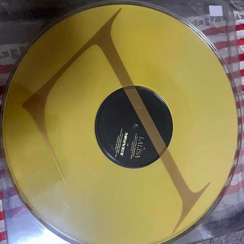 블랙핑크 리사 한정판 골드 Lp (라리사)