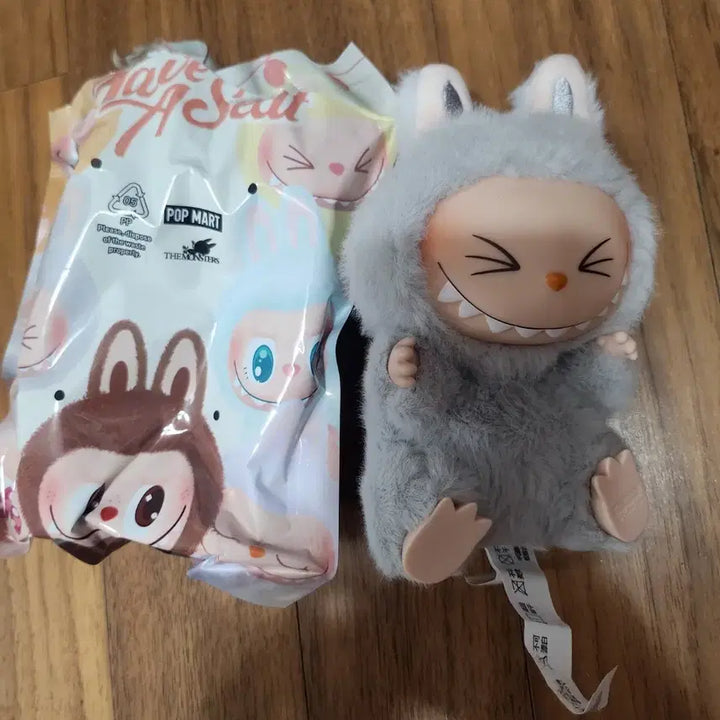 그레이 라부부 새상품 팝아트