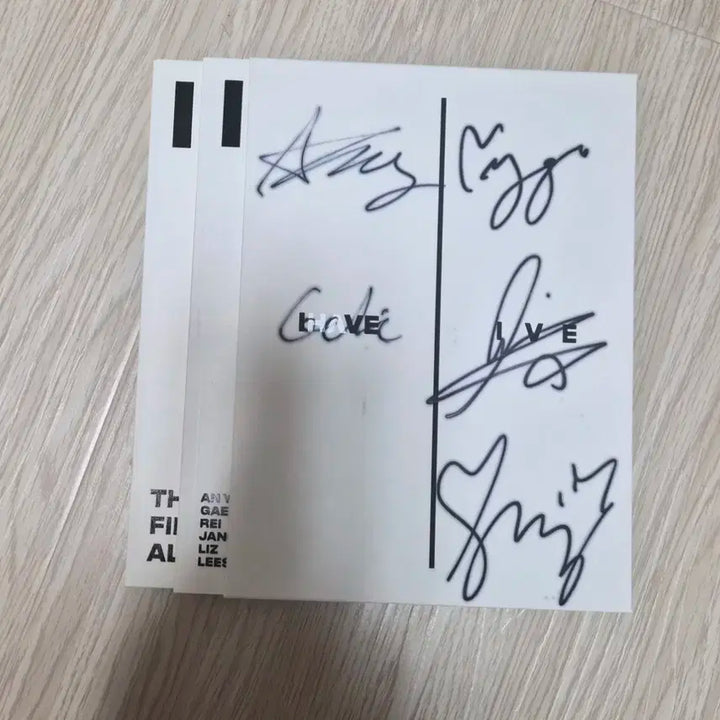 아이브 1집 친필싸인 (안유진 장원영 가을 리즈 리서)