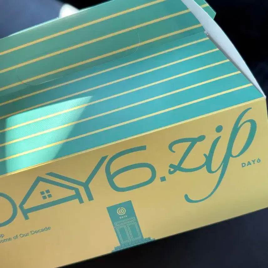 데이식스 팝업 기프트 필 카라비너