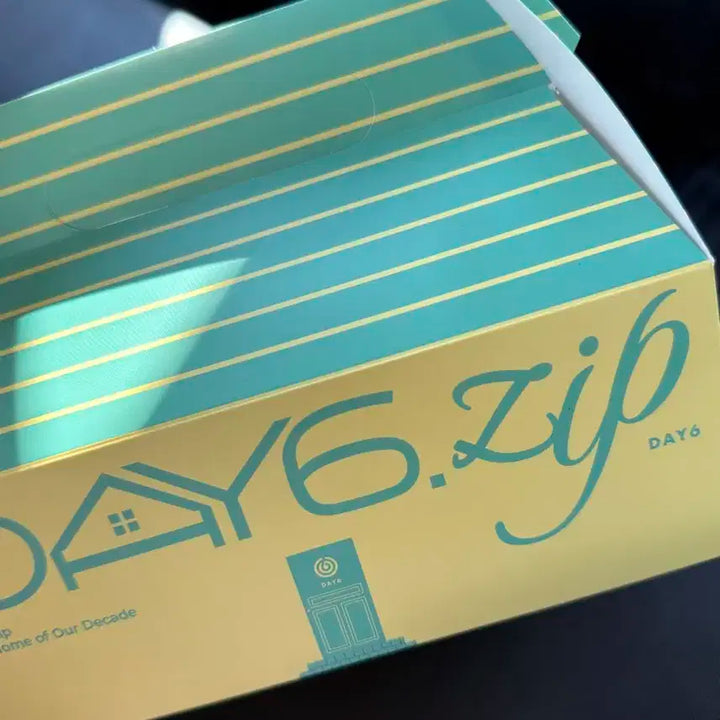 데이식스 팝업 기프트 필 카라비너