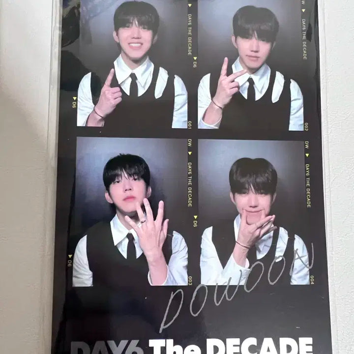 데이식스 더데케이드 특전 4컷+스탬프 스티커 성진, 도운