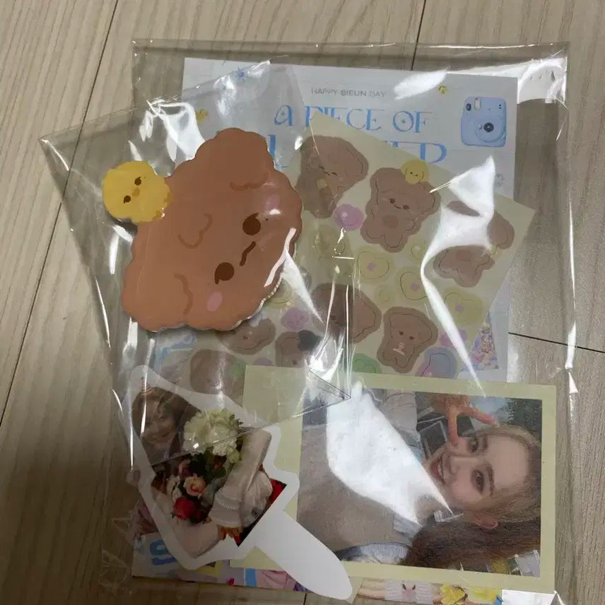 스테이씨 시은 생일 카페 꽃집 이벤트 특전, 그립톡 세트