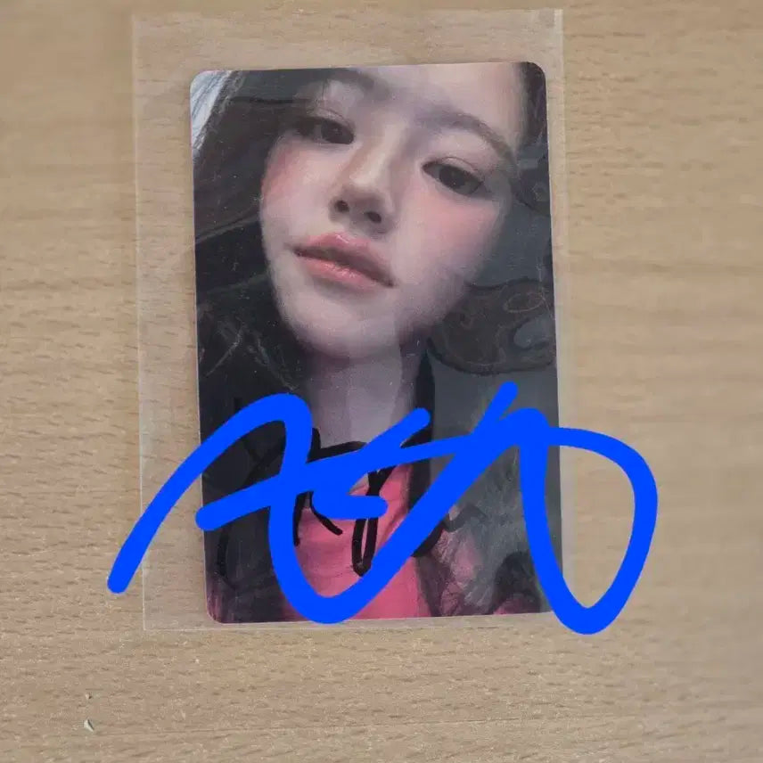 QWER 쵸단 싸인포카