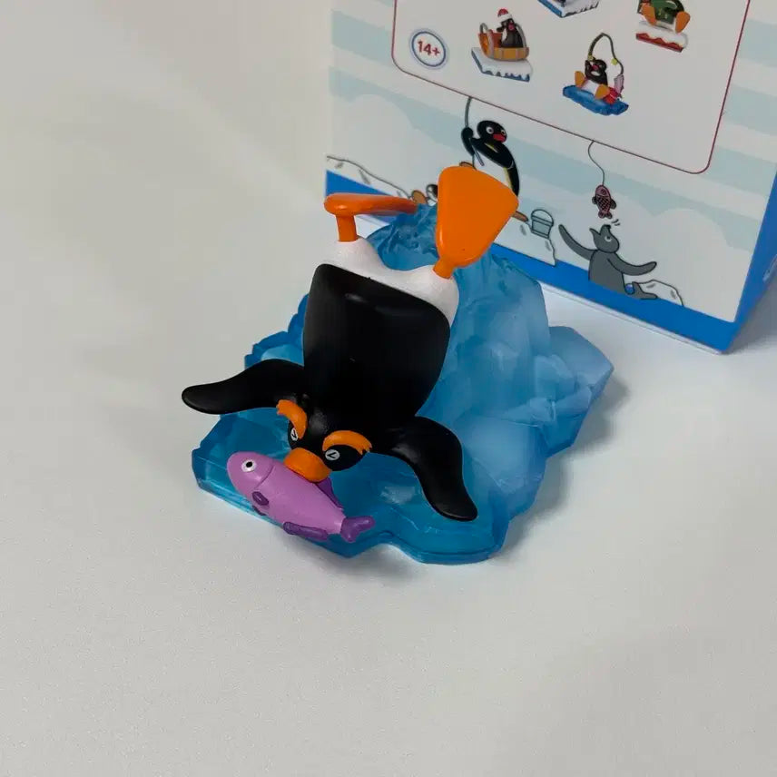 올리브영 코스노리 콜라보 핑구 랜덤 피규어 꽈당