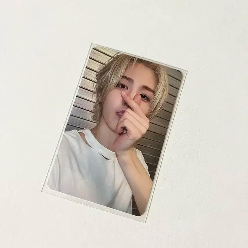 보이넥스트도어 이한 노장르 팝업 트레카 판매해요!