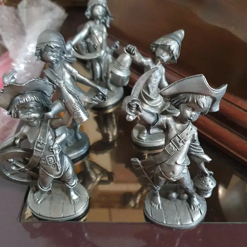 빈티지 해적 소년 주석 피규어 5개