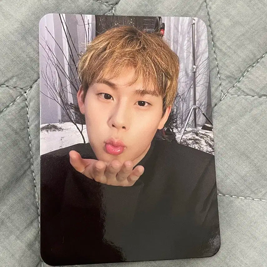 몬스타엑스 손뽀뽀 공방포카 판매