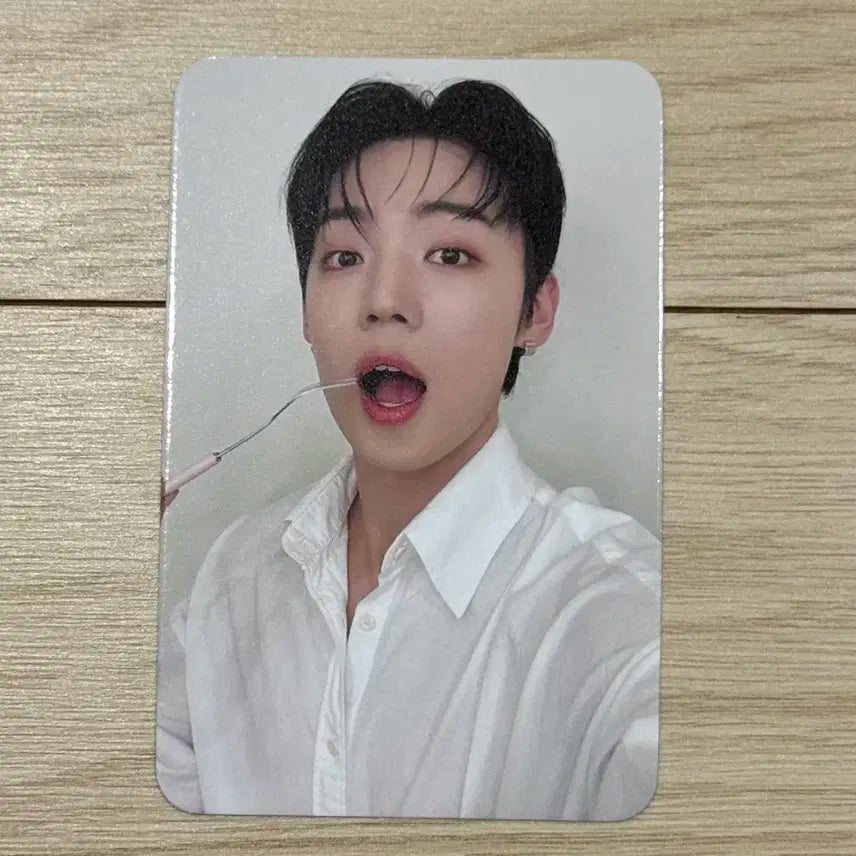 강유찬 샴페인팝핀 디어마이뮤즈 메뉴 추천 미공포 특전 포카 에이스