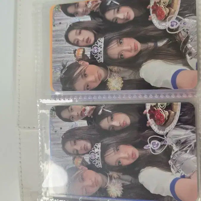 뉴진스 단체 시그 포토카드