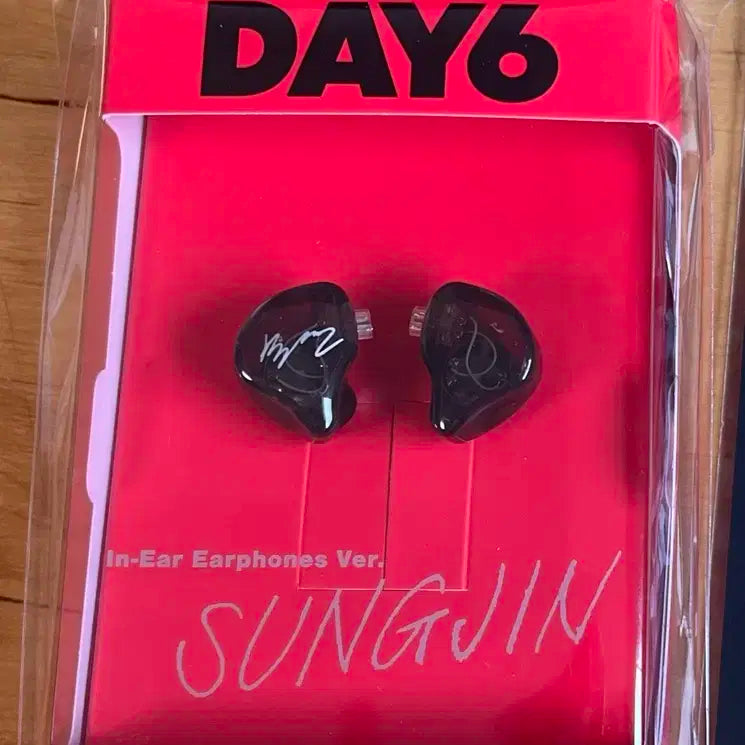 DAY6 데이식스 The Decade 인이어 성진