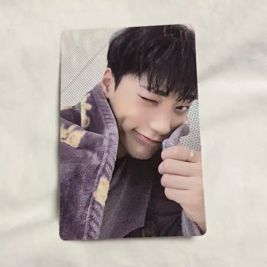 에이티즈 산 할라지아 최산 담요 포카