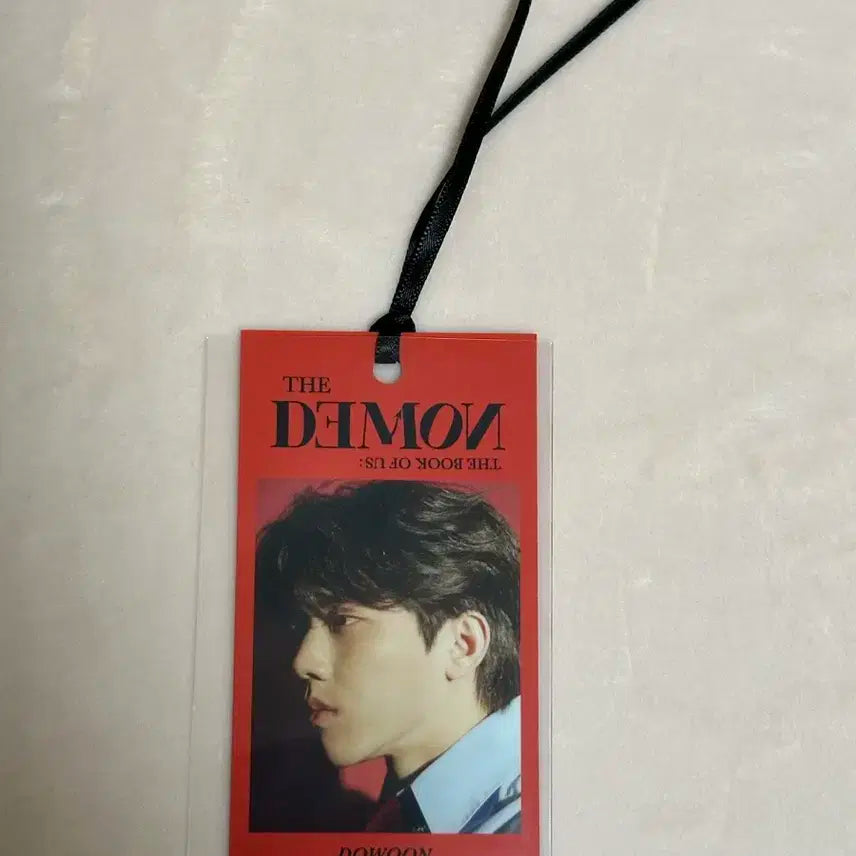 데몬 도운 책갈피 포카 팔아요 데이식스 데니멀즈 윤도운