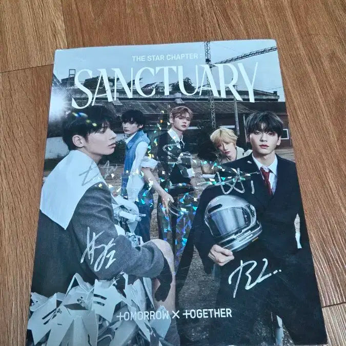 투모로우바이투게더 생추어리 싸인앨범