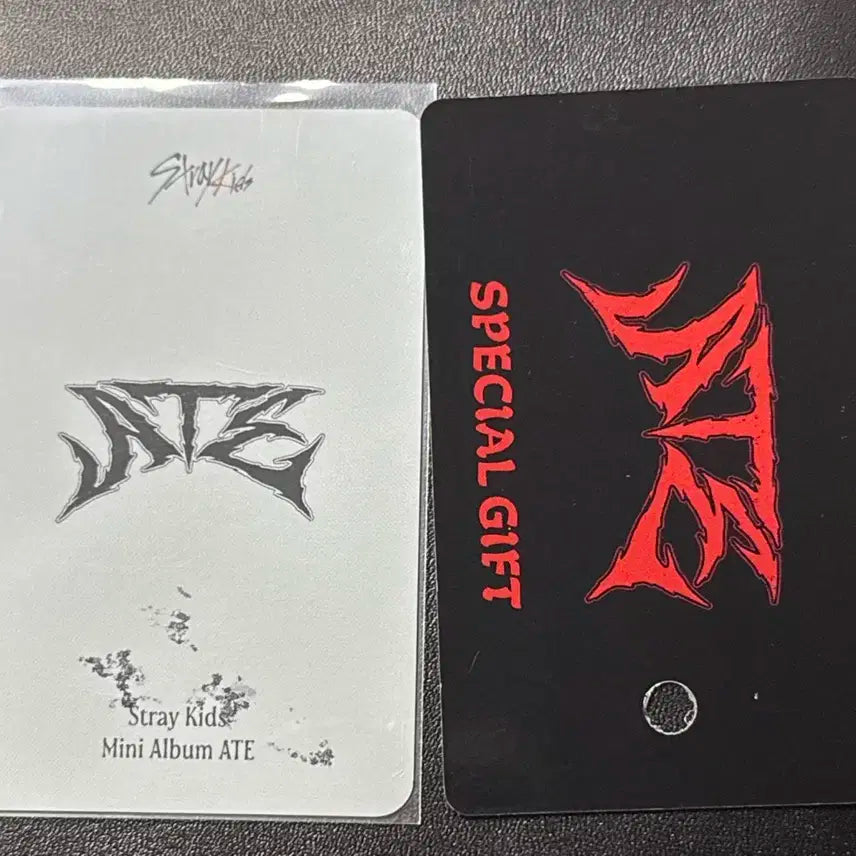 스키즈 현진 친필 사인 포카 양도!