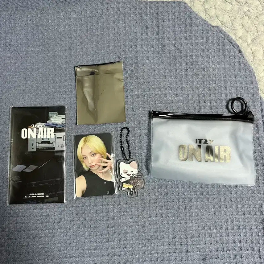 있지 팬미팅 입장굿즈 풀셋팝니다