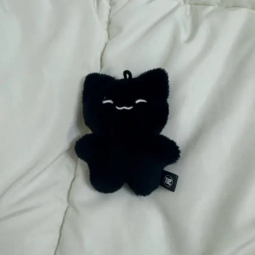 더보이즈 주연 제너레이션 인형