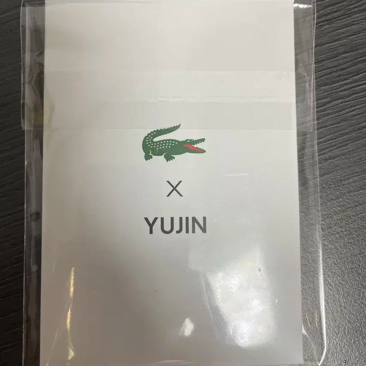 안유진 라코스테 포카 (미개봉)