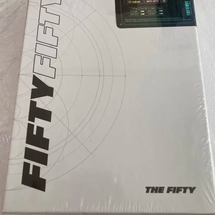 피프티피프티 Fifty Fifty 1집  초판 미개봉 팝니다