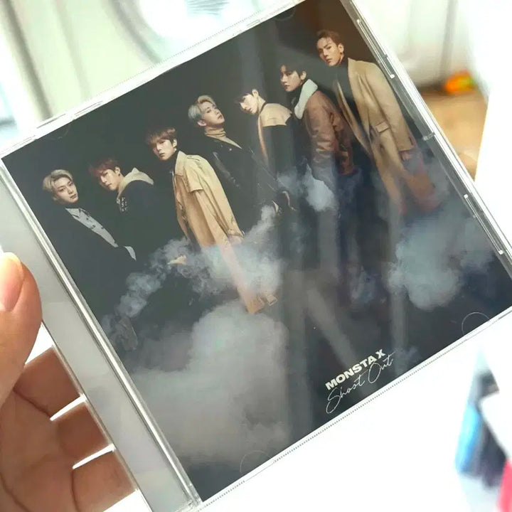 몬스타엑스 일본 앨범 리빈잇업 슛아웃