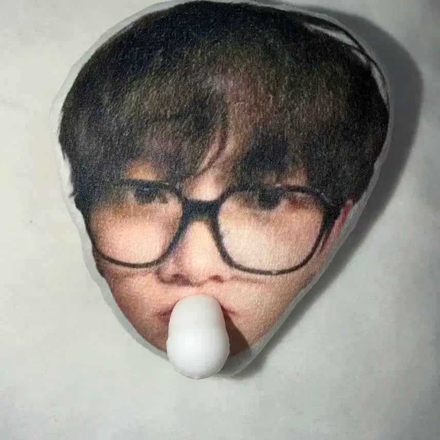 명재현 풍선껌 키링